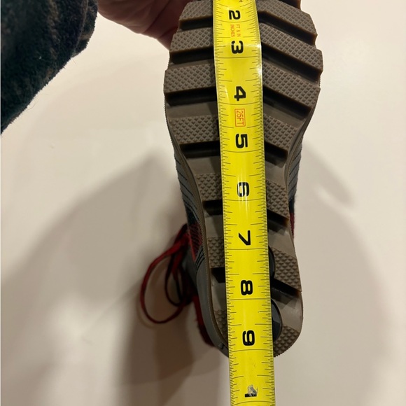 size 4 plaid Sorel boots - Picture 7 of 7